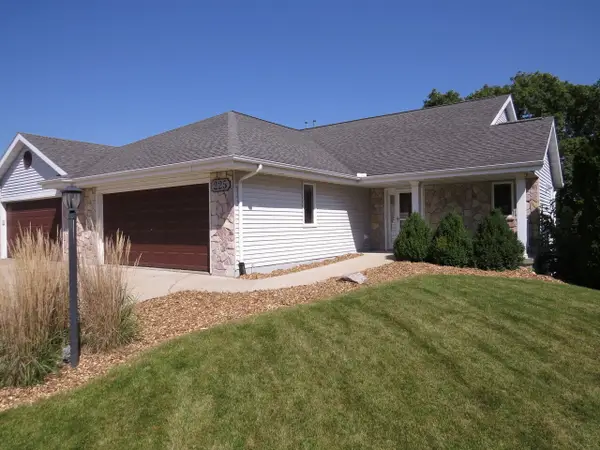 225 East Haven Dr, Watertown, WI 53094