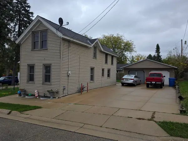 915 Cleveland St, Watertown, WI 53098