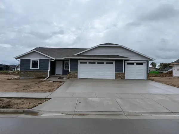 1828 Arches Dr, Holmen, WI 54636