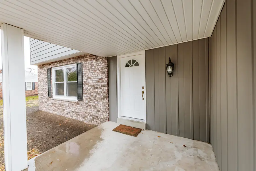 439 W Mall Rd, Glendale, WI 53217 - Image #3