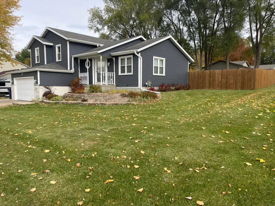 322 Kleine St, Deerfield, WI 53531 - Image #2