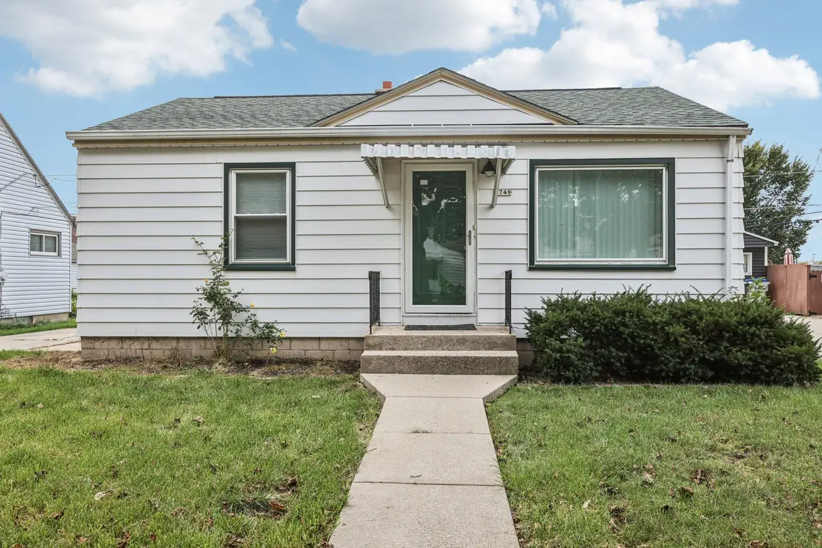 3749 S 24th St, Milwaukee, WI 53221 - Image #1