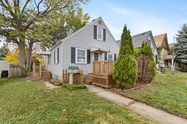 3779 S Pennsylvania Ave, Saint Francis, WI 53235