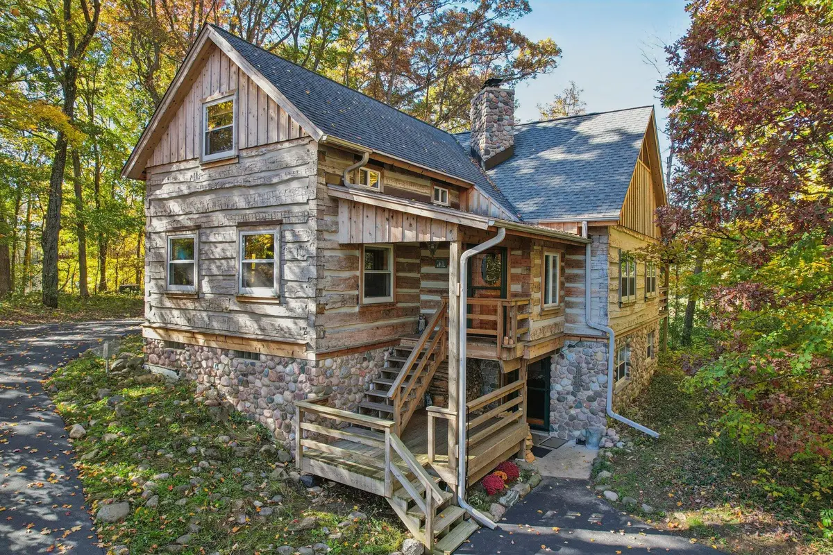 5996 Donegal Rd, Erin, WI 53033 - Image #1