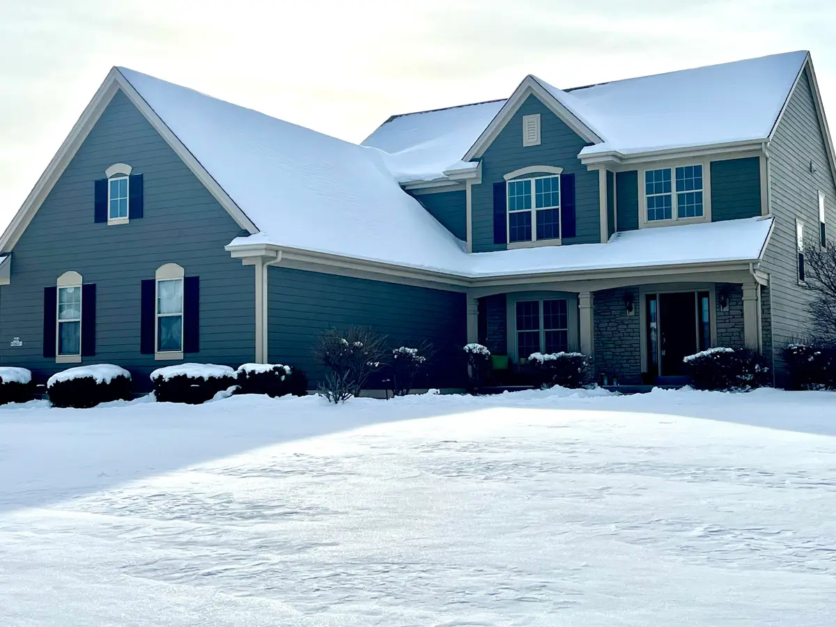 N64W28031 Hickory Hill Dr, Merton, WI 53089 - Image #1