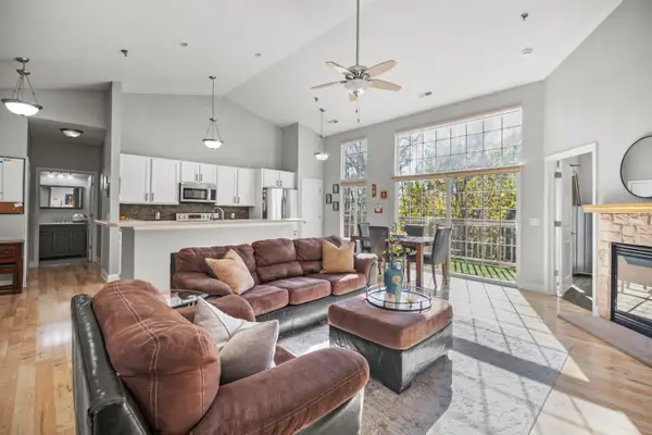 8485 S Ashbury Ln, Oak Creek, WI 53154