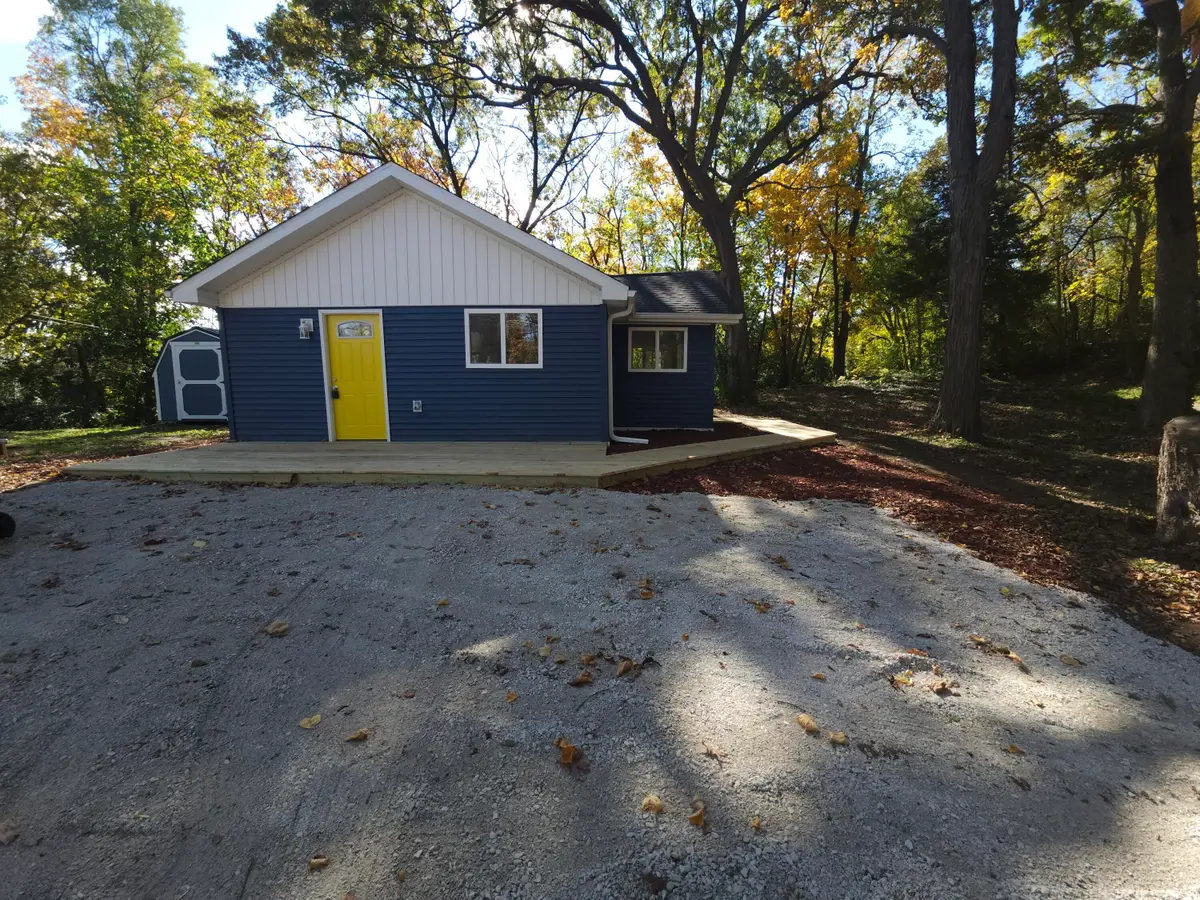 33625 Palm Dr, Burlington, WI 53105 - Image #1