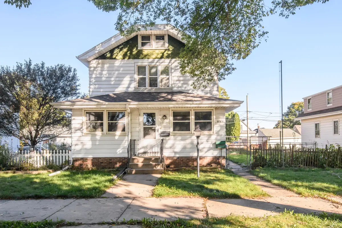 3732 E Carpenter Ave, Cudahy, WI 53110 - #1