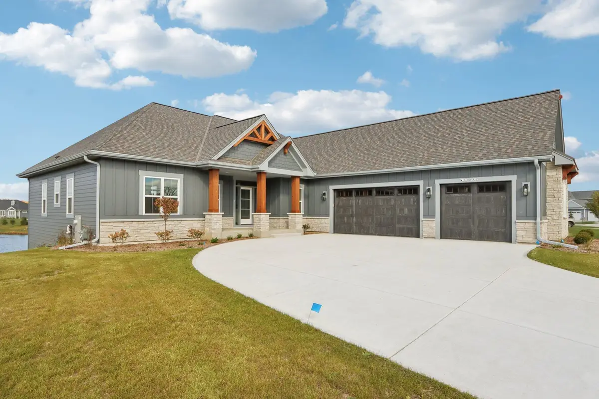 W198N4955 Hickory St, Menomonee Falls, WI 53051 - Image #1