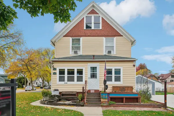 1489 S 84th St, West Allis, WI 53214