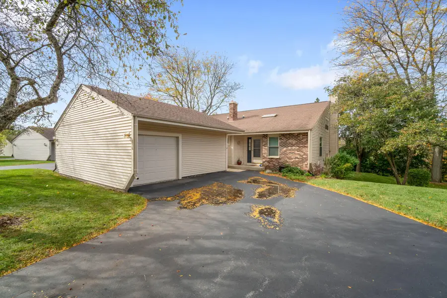 636 Westridge Dr, West Bend, WI 53095 - Image #2