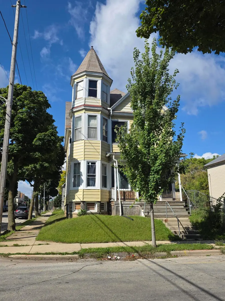1701 N 28th St, Milwaukee, WI 53208 - Image #2