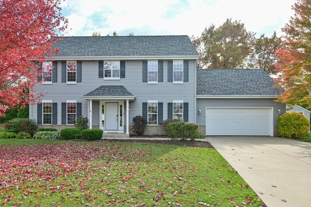 8851 W Silverwood Ct, Franklin, WI 53132 - #1