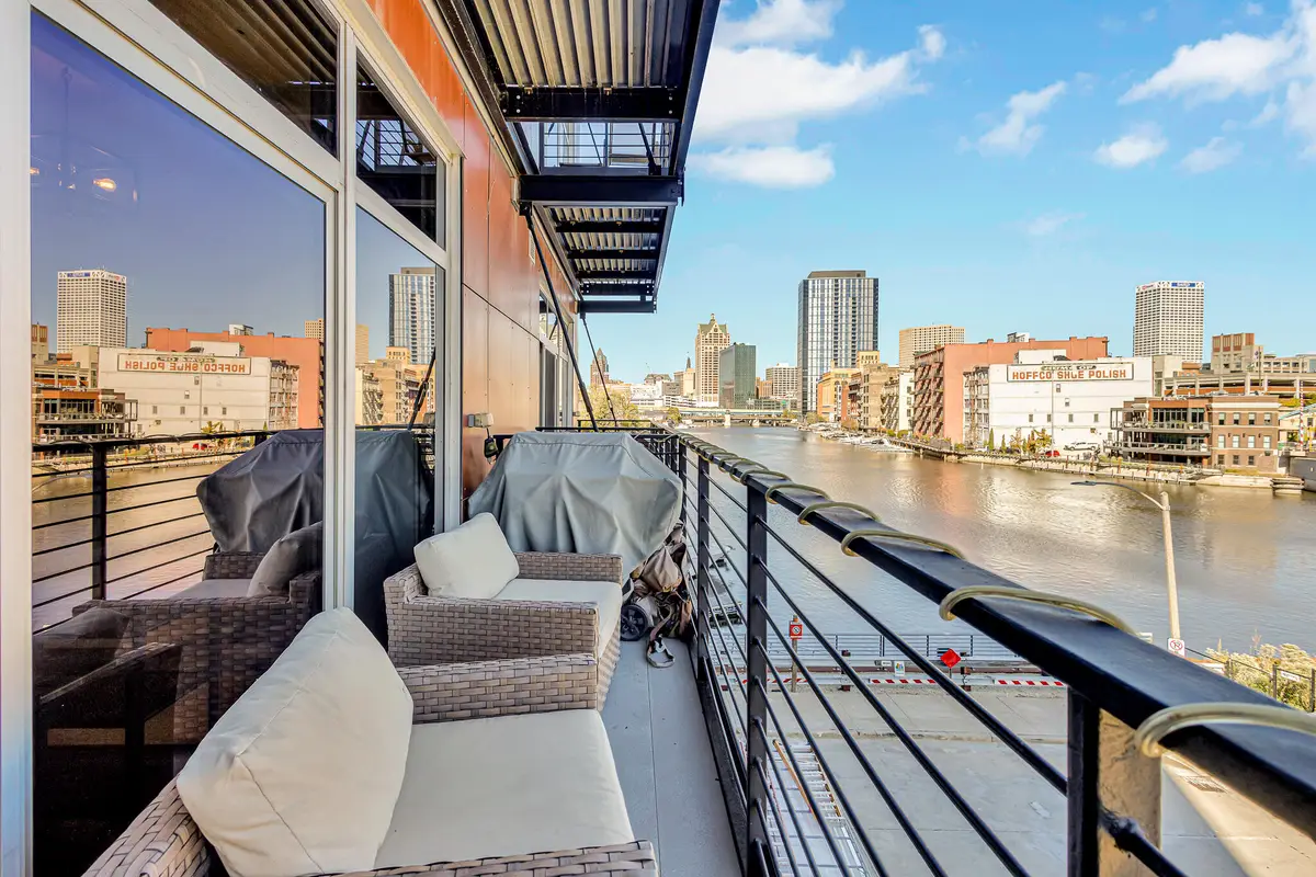 106 W Seeboth St, Milwaukee, WI 53204 - Image #1