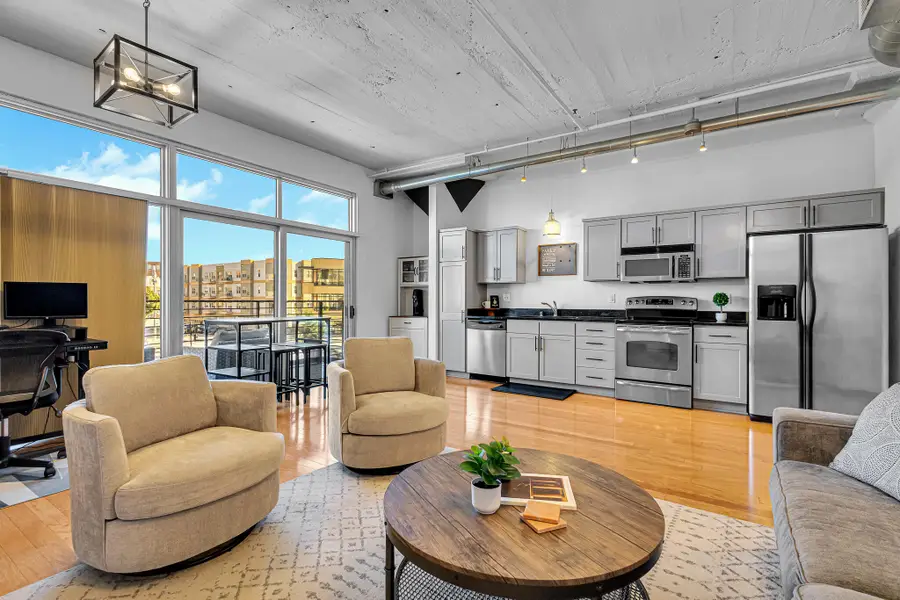 106 W Seeboth St, Milwaukee, WI 53204 - Image #3