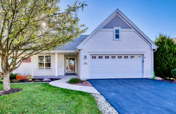 N52W35347 Lighthouse Ln, Oconomowoc, WI 53066