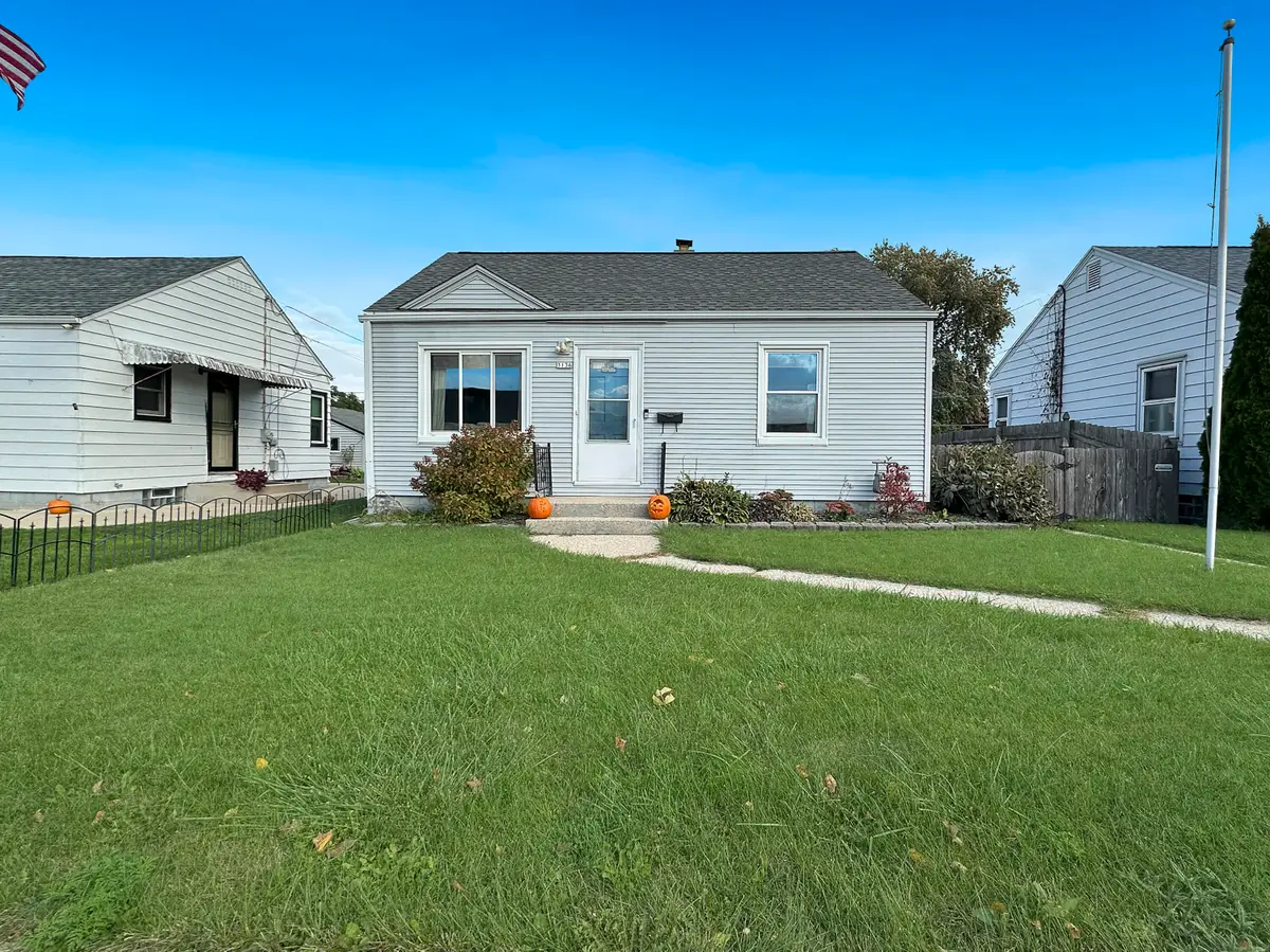 3136 S Chase Ave, Milwaukee, WI 53207 - Image #1