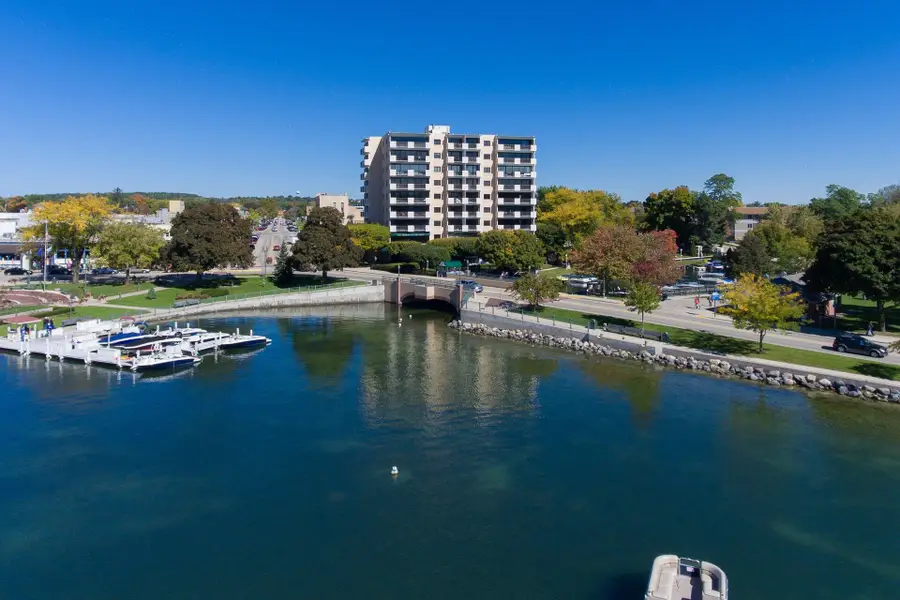 101 Broad St, Lake Geneva, WI 53147 - Image #2
