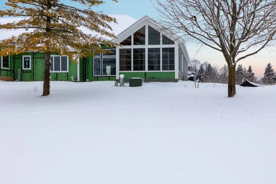 303 Fairway Meadows Ln, Sheboygan Falls, WI 53085 - Image #2