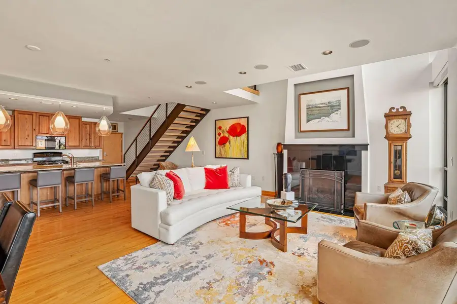 311 E Erie St, Milwaukee, WI 53202 - Image #3