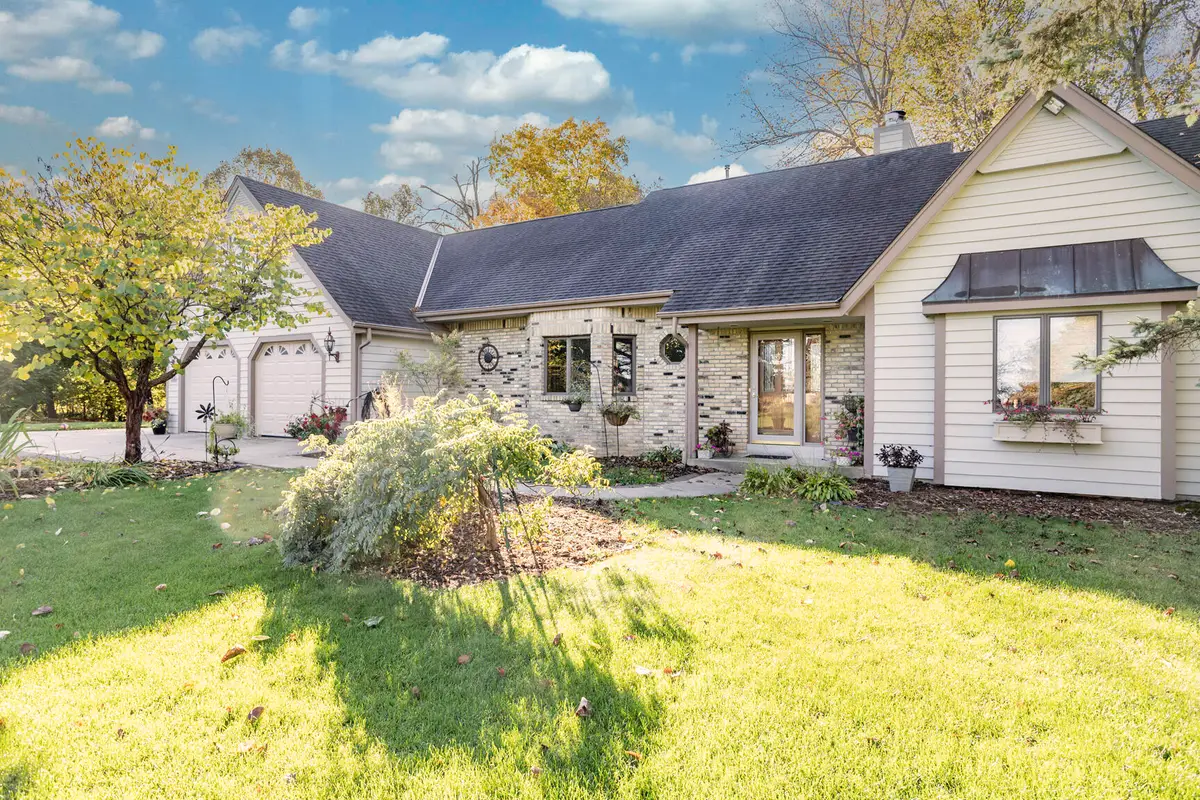 W243N7650 Hilltop Ct, Lisbon, WI 53089 - Image #1