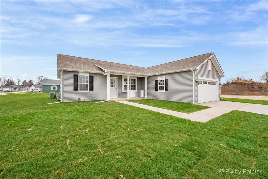 300 Savannah Dr, Walworth, WI 53184 - Image #2