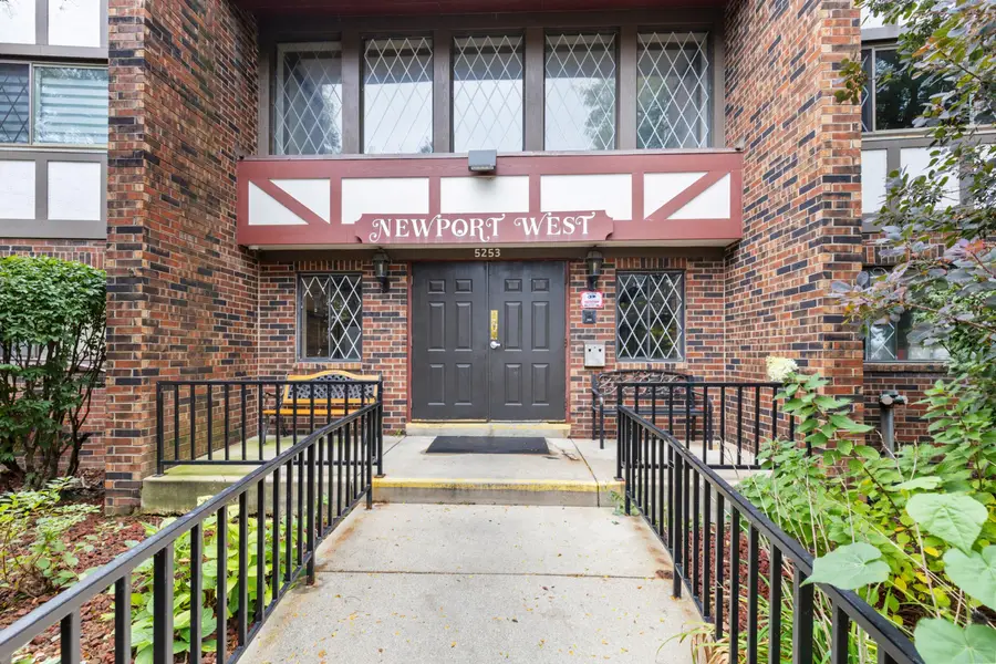 5253 N Lovers Lane Rd, Milwaukee, WI 53225 - Image #2