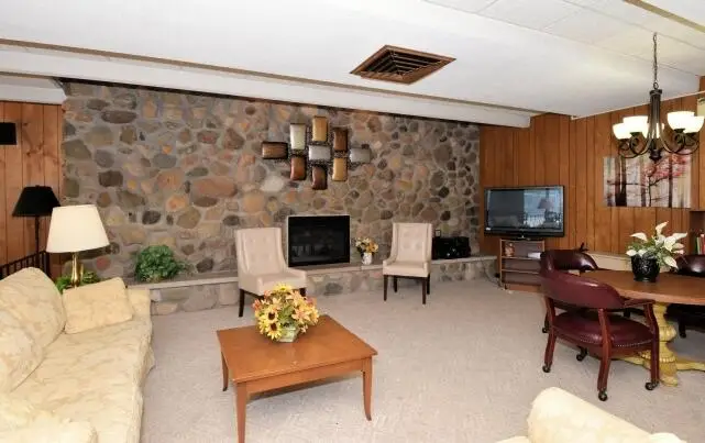 5253 N Lovers Lane Rd, Milwaukee, WI 53225 - Image #3