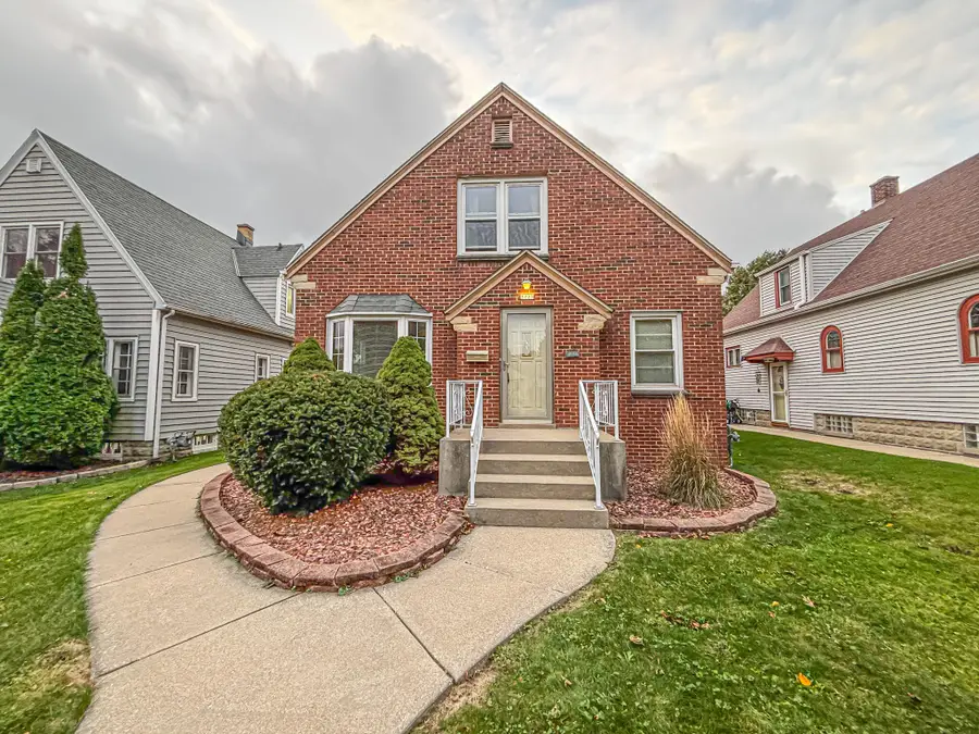 3723 S 18th St, Milwaukee, WI 53221 - Image #2