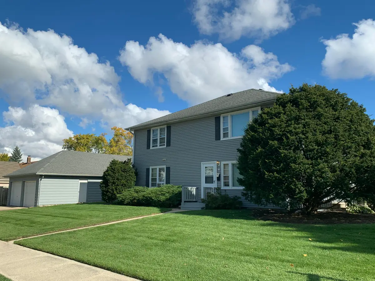 340 Frame Ave, Waukesha, WI 53186 - Image #1