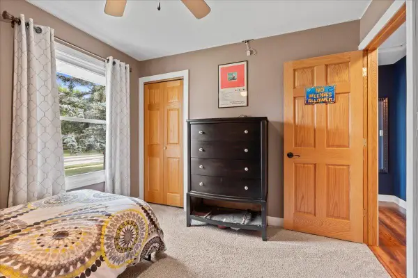 117 Judge Dr, Saukville, WI 53080