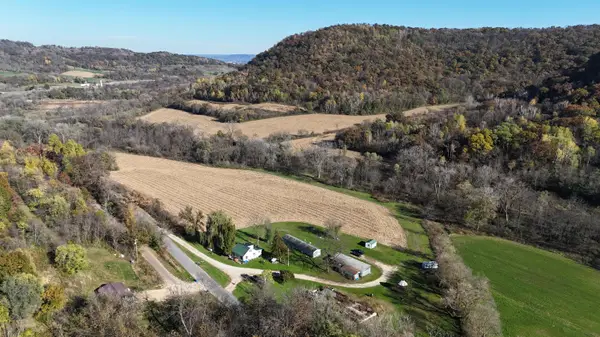 44467 Dakota Valley Dr, Dakota, MN 55925