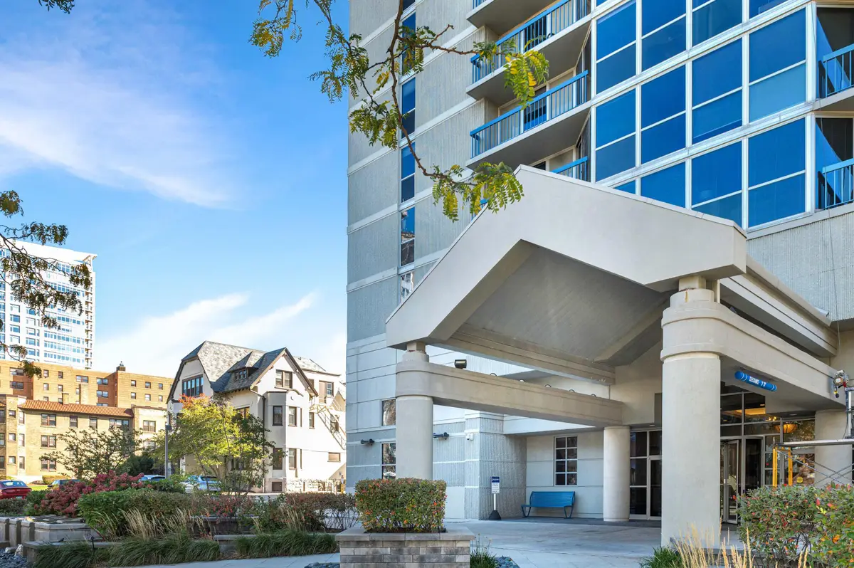 1660 N Prospect Ave, Milwaukee, WI 53202 - Image #1