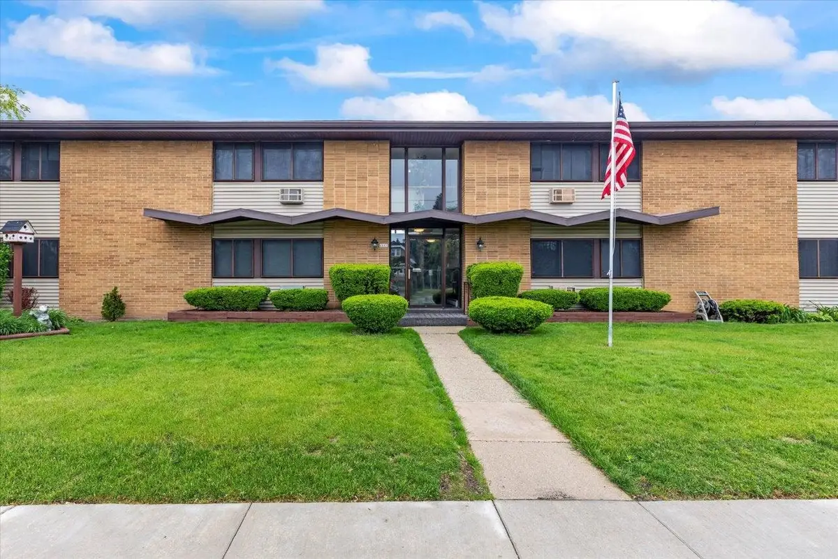 4641 S Howell Ave, Milwaukee, WI 53207 - Image #1