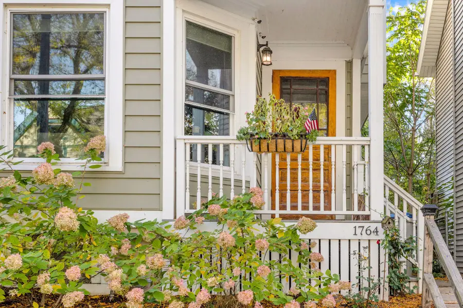 1764 N Astor St, Milwaukee, WI 53202 - Image #2