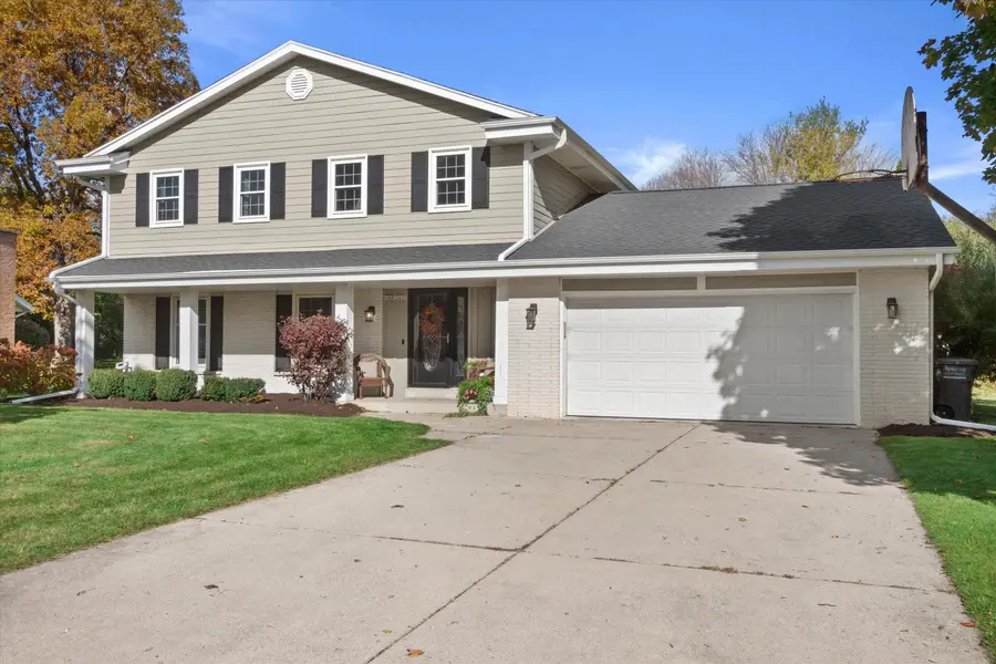 N24W22420 Meadowood Ln, Waukesha, WI 53186 - Image #3