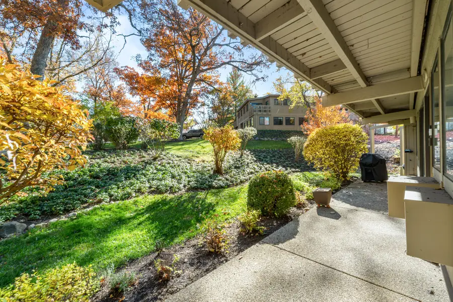 601 Knollwood Cir, Fontana, WI 53125 - Image #3