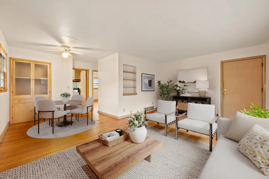 1154 E Singer Cir, Milwaukee, WI 53212 - Image #2