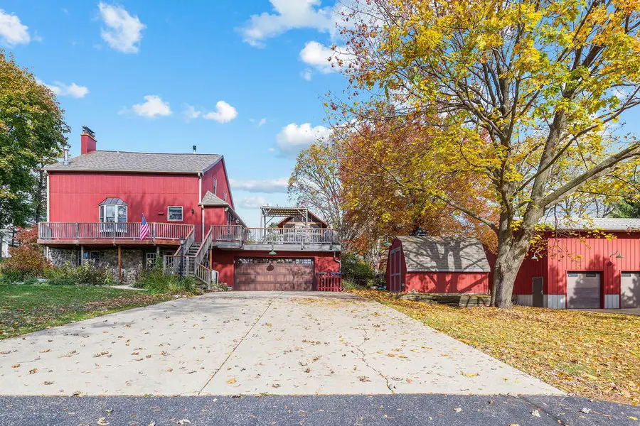 215 Criglas Rd, Wales, WI 53183 - Image #2