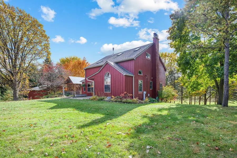 215 Criglas Rd, Wales, WI 53183 - Image #3