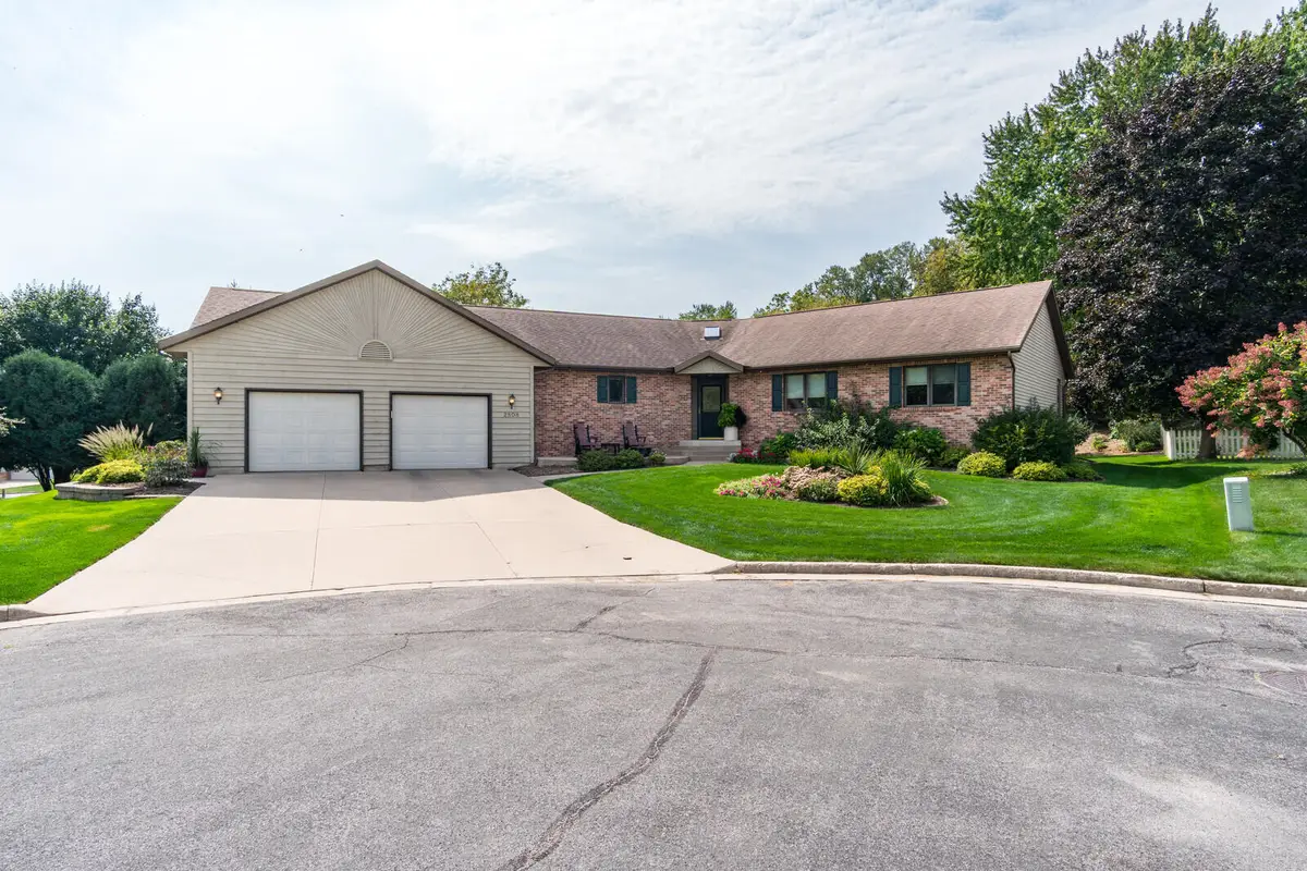 2808 Aster Pl, Onalaska, WI 54650 - #1