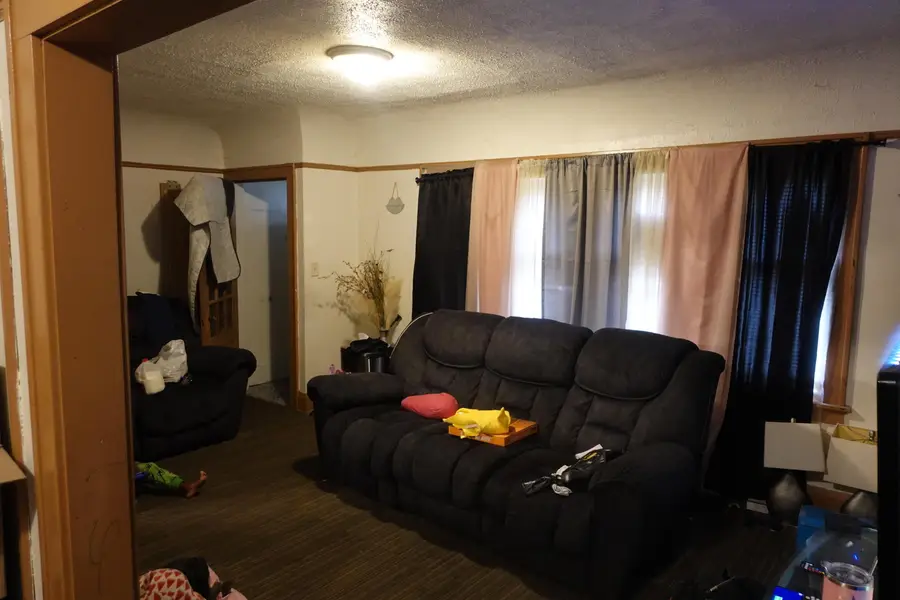 2421 W Finn Pl, Milwaukee, WI 53206 - Image #3