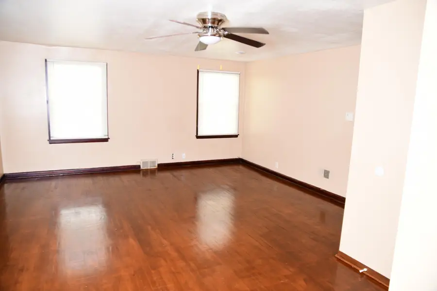 Address Withheld By Seller, Milwaukee, WI 53218 - Image #2