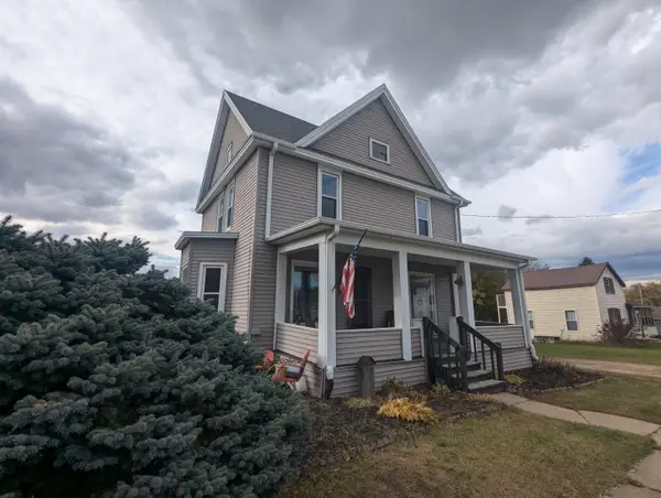 916 S Water St, Sparta, WI 54656