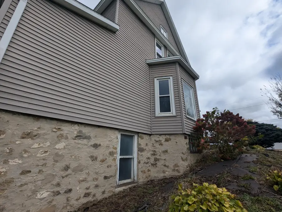 916 S Water St, Sparta, WI 54656 - Image #3