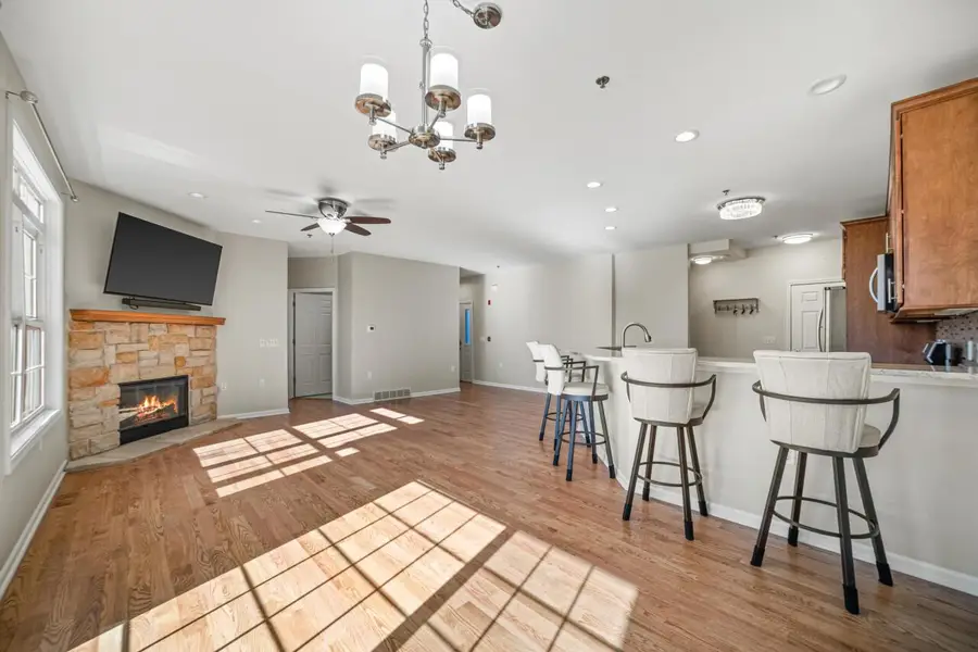 9227 S 51st St, Franklin, WI 53132 - Image #2