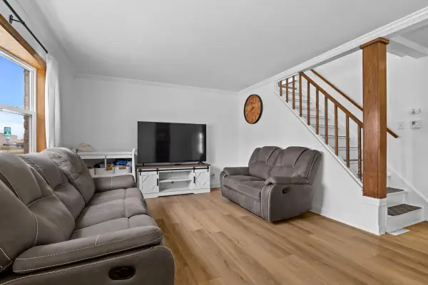 110 6th St, Sheboygan Falls, WI 53085