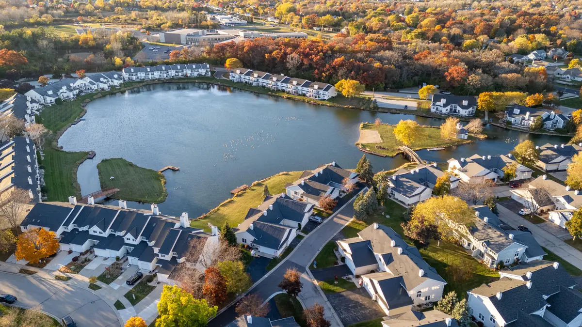 8407 S 76th St, Franklin, WI 53132 - #1