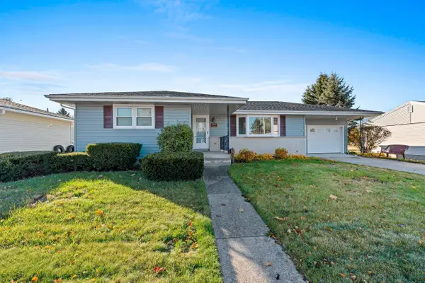 2723 42nd St, Two Rivers, WI 54241