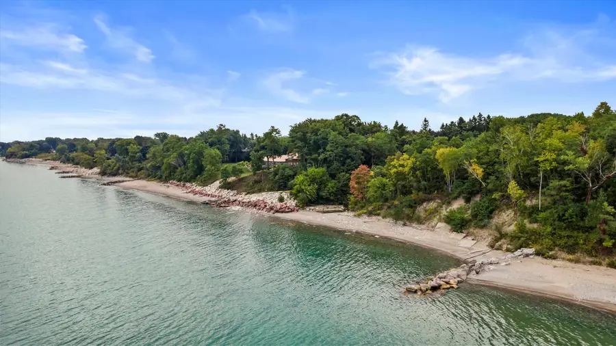 1701 Heather Ln, Caledonia, WI 53402 - #2